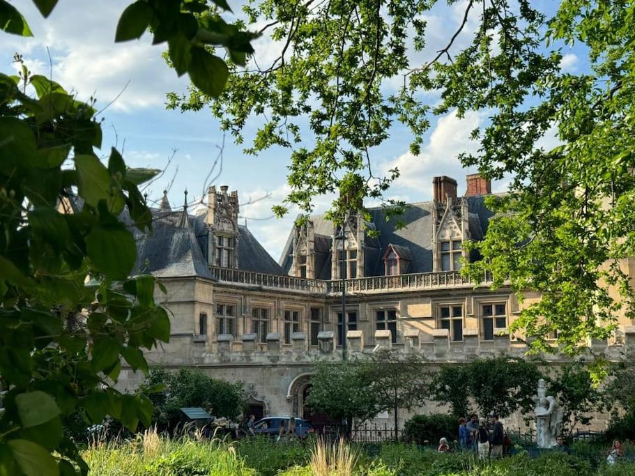 Rue Des Ecoles Parigi